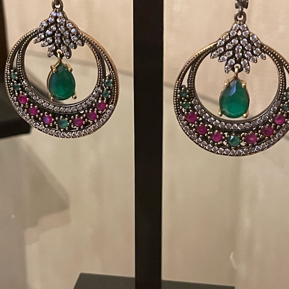 Silver dangling earrings with multiple stones 2,5” - Picture 4 of 5